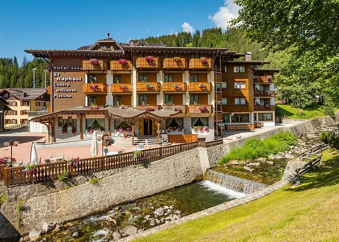 Hotel St. Raphael Madonna